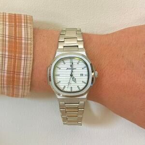 Y2K Silver Quartz Watch with Striped Dial & Date Window Unisex 8.5" New
